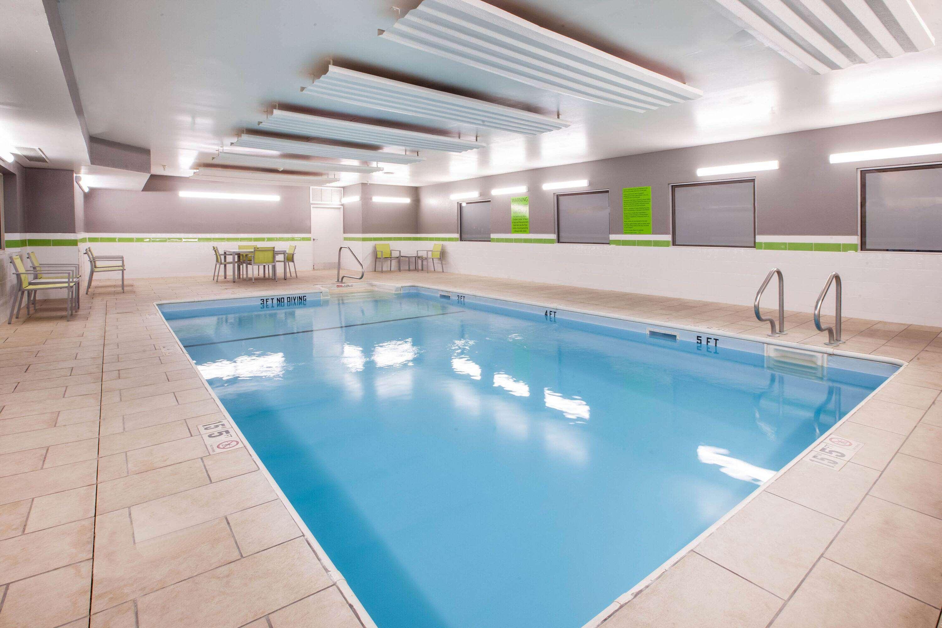 La Quinta Inn And Suites By Wyndham Elkhart Εξωτερικό φωτογραφία