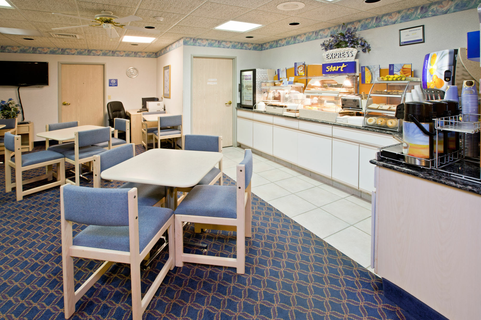 La Quinta Inn And Suites By Wyndham Elkhart Εξωτερικό φωτογραφία