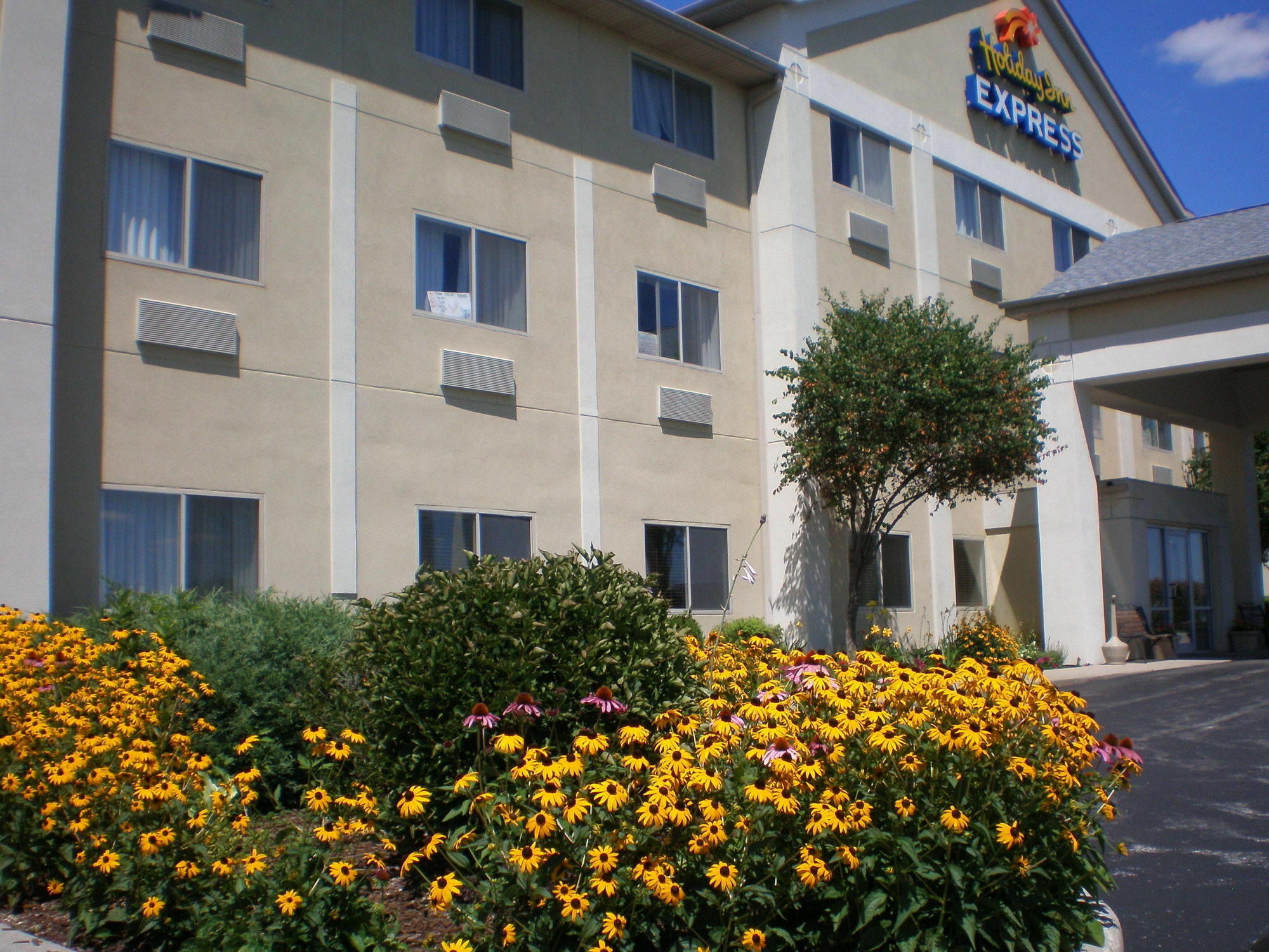 La Quinta Inn And Suites By Wyndham Elkhart Εξωτερικό φωτογραφία